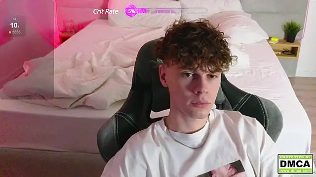 Snapshot of cute_thomas chatting on January 2025 07:45:01 PM cute thomas online show from January 2025 07:45:01 PM