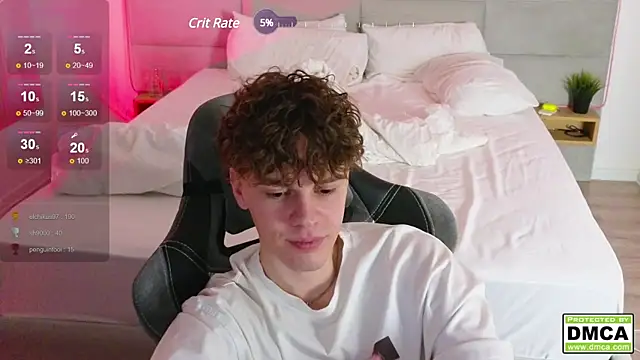 Snapshot of cute_thomas chatting on January 2025 10:48:01 PM cute thomas online show from January 2025 10:48:01 PM