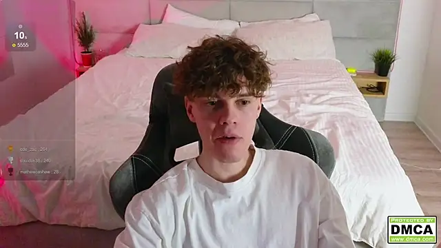 Snapshot of cute_thomas chatting on February 2025 11:15:02 PM cute thomas online show from February 2025 11:15:02 PM