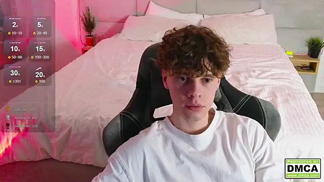 Snapshot of cute_thomas chatting on February 2025 02:17:02 AM cute thomas online show from February 2025 02:17:02 AM