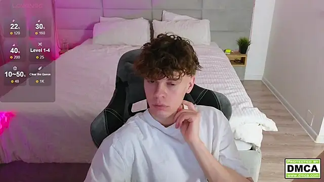 Snapshot of cute_thomas chatting on February 2025 08:21:01 PM cute thomas online show from February 2025 08:21:01 PM