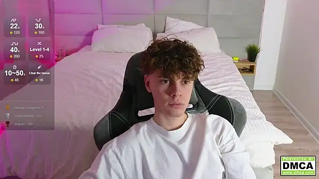 Snapshot of cute_thomas chatting on February 2025 11:23:02 PM cute thomas online show from February 2025 11:23:02 PM