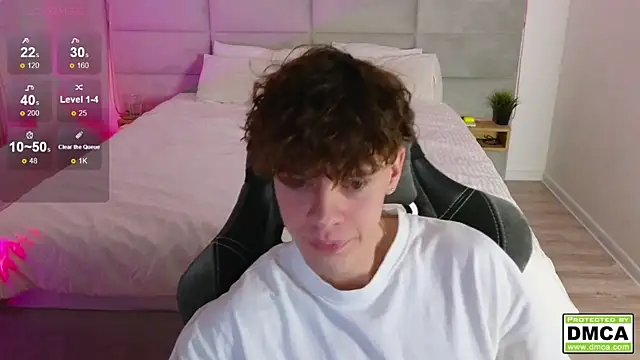 Snapshot of cute_thomas chatting on February 2025 05:50:02 PM cute thomas online show from February 2025 05:50:02 PM