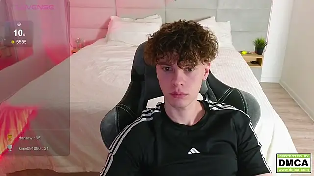 Snapshot of cute_thomas chatting on February 2025 11:21:02 PM cute thomas online show from February 2025 11:21:02 PM