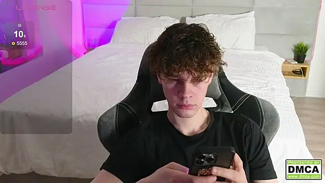 Snapshot of cute_thomas chatting on March 2025 07:58:02 PM cute thomas online show from March 2025 07:58:02 PM