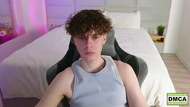 Snapshot of cute_thomas chatting on March 2025 12:15:01 AM cute thomas online show from March 2025 12:15:01 AM