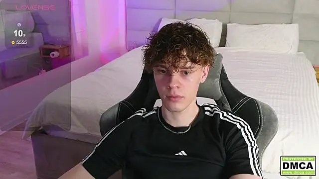 Snapshot of cute_thomas chatting on March 2025 07:35:02 PM cute thomas online show from March 2025 07:35:02 PM