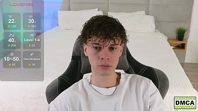Snapshot of cute_thomas chatting on March 2025 06:40:02 PM cute thomas online show from March 2025 06:40:02 PM