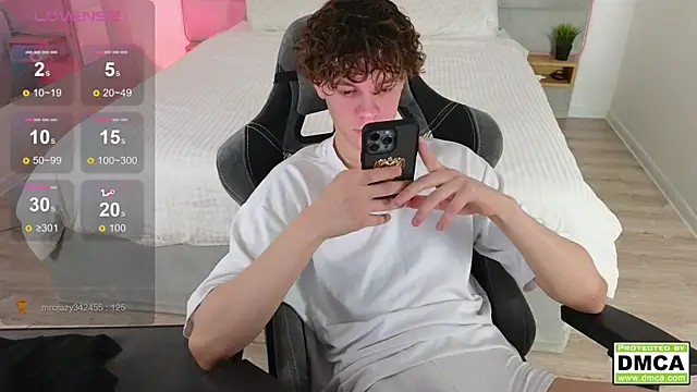 Snapshot of cute_thomas chatting on March 2025 09:45:01 PM cute thomas online show from March 2025 09:45:01 PM