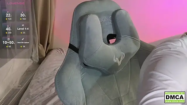 cute thomas online show from October 2025 06:16:01 PM