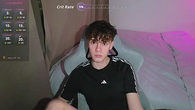 Snapshot of cute_thomas chatting on April 2026 07:07:01 PM cute thomas online show from April 2026 07:07:01 PM