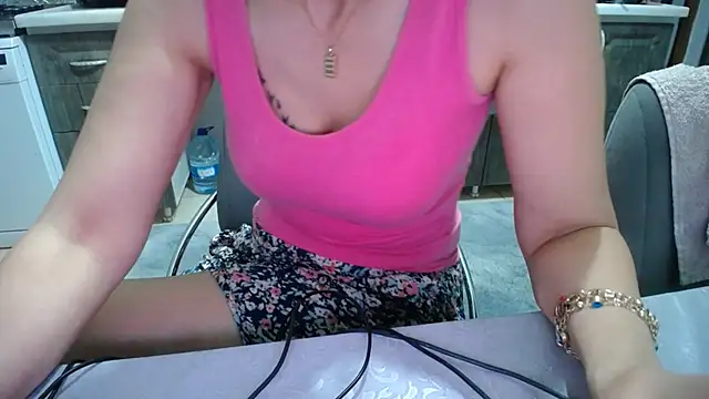 AmazingBitch online show from June 2026 05:50:02 PM