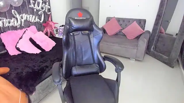 Snapshot of xiomara__cortes chatting on September 2025 12:41:01 PM xiomara cortes online show from September 2025 12:41:01 PM