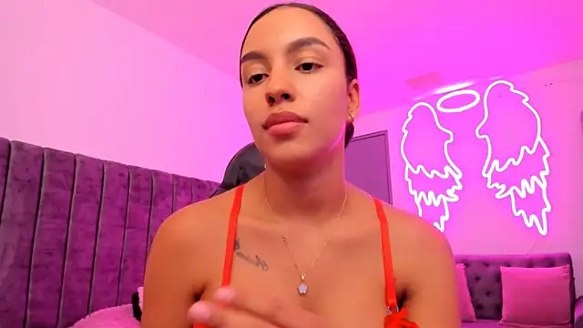 Snapshot of xiomara__cortes chatting on September 2025 12:48:02 AM xiomara cortes online show from September 2025 12:48:02 AM