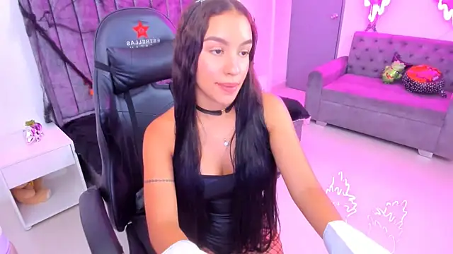 Snapshot of xiomara__cortes chatting on October 2025 07:25:01 PM xiomara cortes online show from October 2025 07:25:01 PM