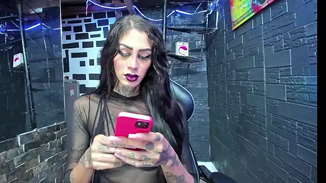 kissingdevil online show from October 2025 10:17:02 PM