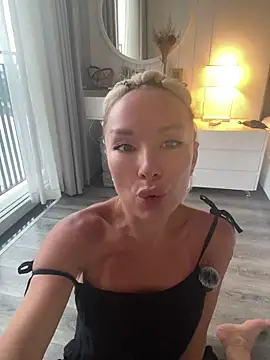 WhiteBunny online show from June 2026 10:58:02 AM