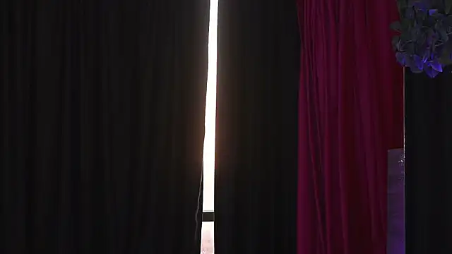 HotSkinnyX online show from January 2025 06:13:02 AM