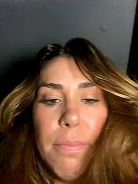 Snapshot of LeaGambit__ chatting on November 2025 01:15:01 AM LeaGambit online show from November 2025 01:15:01 AM