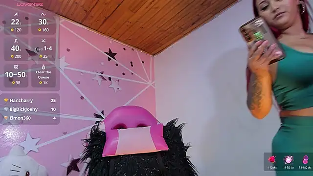 Snapshot of lucy_beatifull chatting on February 2025 11:37:02 PM lucy beatifull online show from February 2025 11:37:02 PM