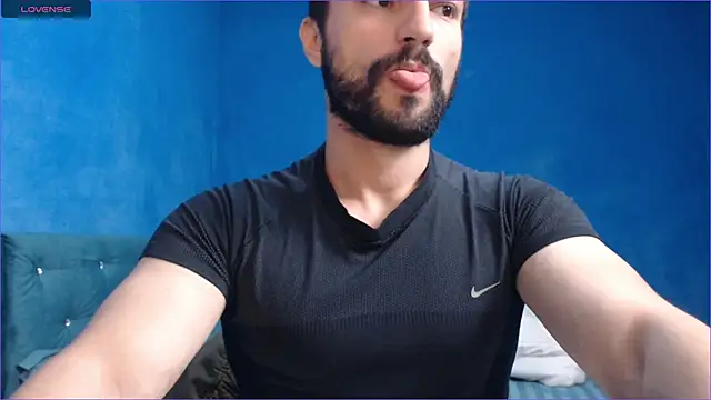 Snapshot of alex_blu chatting on October 2025 09:13:01 PM alex blu online show from October 2025 09:13:01 PM