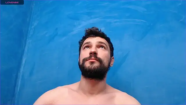 Snapshot of alex_blu chatting on October 2025 12:58:01 PM alex blu online show from October 2025 12:58:01 PM