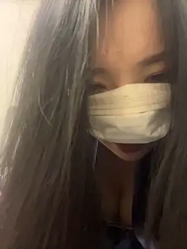 TW-qiqi online show from December 2024 06:49:02 PM