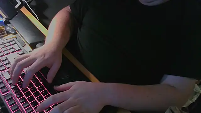 Snapshot of Smallcock22 chatting on February 2026 06:17:02 PM Smallcock22 online show from February 2026 06:17:02 PM