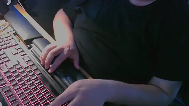 Snapshot of Smallcock22 chatting on March 2026 04:28:02 PM Smallcock22 online show from March 2026 04:28:02 PM