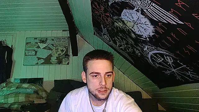 Snapshot of Youngtimer_1997 chatting on December 2025 04:07:02 AM Youngtimer 1997 online show from December 2025 04:07:02 AM