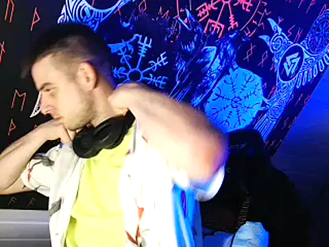 Snapshot of Youngtimer_1997 chatting on March 2026 04:42:02 AM Youngtimer 1997 online show from March 2026 04:42:02 AM