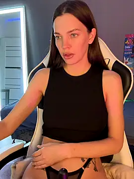 julia fly online show from October 2025 03:56:02 PM