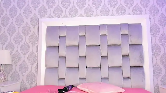 Snapshot of Vega___16 chatting on November 2025 11:54:01 AM Vega 16 online show from November 2025 11:54:01 AM