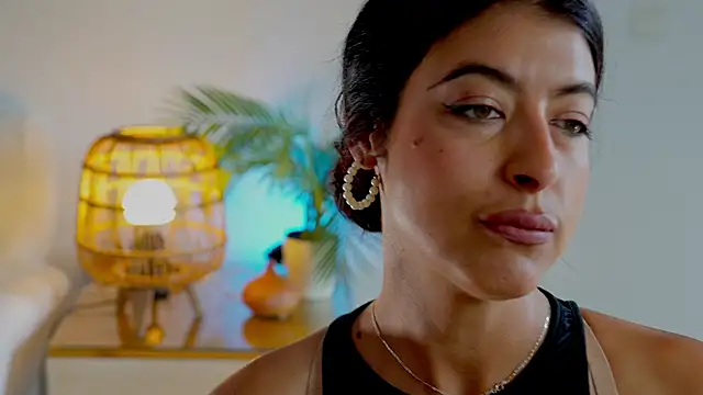 anabelcurvy online show from October 2025 01:44:01 PM