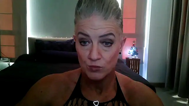 Snapshot of Devon2020 chatting on November 2025 10:19:01 AM Devon2020 online show from November 2025 10:19:01 AM