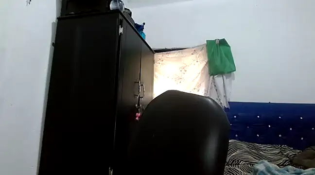 angelamarie1 online show from December 2024 03:55:01 PM