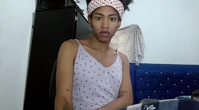 angelamarie1 online show from December 2024 01:06:01 PM