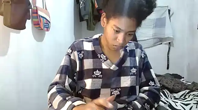 angelamarie1 online show from December 2024 10:12:01 AM