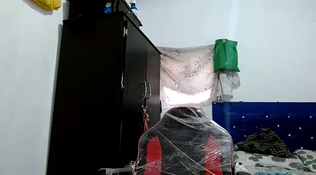 angelamarie1 online show from December 2024 12:25:02 PM