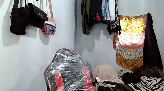 angelamarie1 online show from February 2025 01:30:02 PM