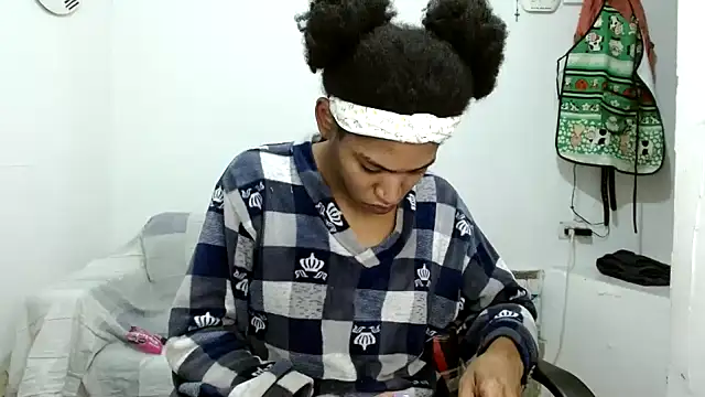 angelamarie1 online show from November 2025 11:21:01 AM