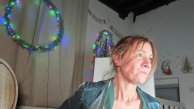 Lola Belgium online show from December 2024 08:25:01 PM