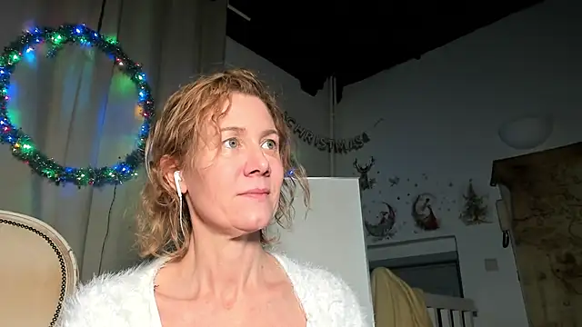 Lola Belgium online show from December 2024 08:15:01 PM