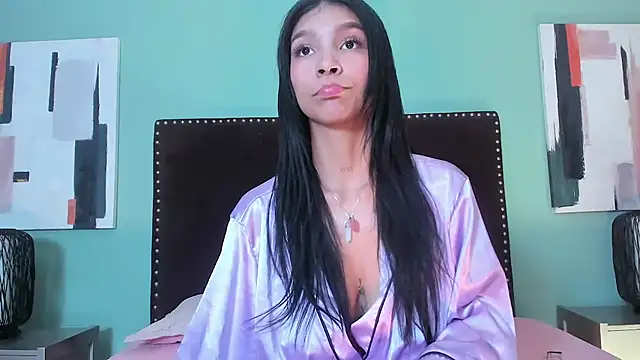 Snapshot of LauraAristizabal chatting on December 2024 05:37:02 PM LauraAristizabal online show from December 2024 05:37:02 PM