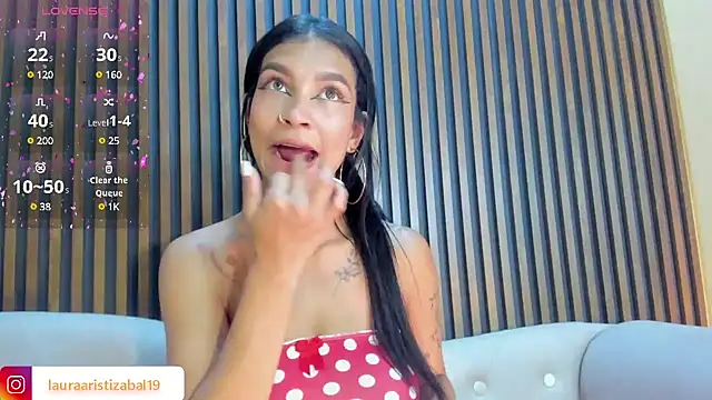 Snapshot of LauraAristizabal chatting on February 2025 07:44:02 PM LauraAristizabal online show from February 2025 07:44:02 PM