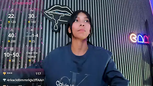 Snapshot of LauraAristizabal chatting on February 2025 08:10:01 PM LauraAristizabal online show from February 2025 08:10:01 PM
