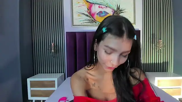 Snapshot of LauraAristizabal chatting on February 2025 04:00:02 PM LauraAristizabal online show from February 2025 04:00:02 PM