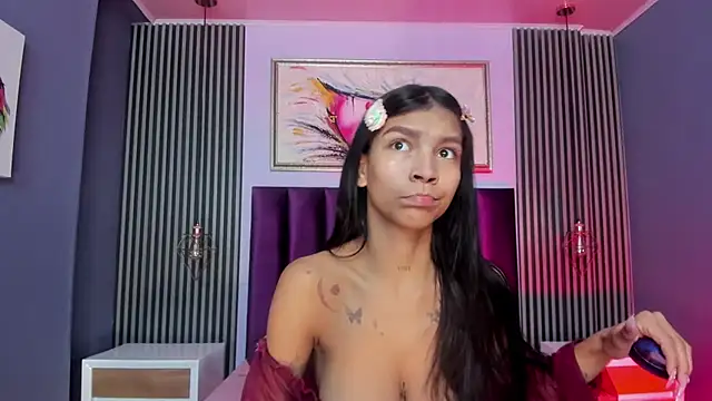 Snapshot of LauraAristizabal chatting on February 2025 01:10:02 PM LauraAristizabal online show from February 2025 01:10:02 PM