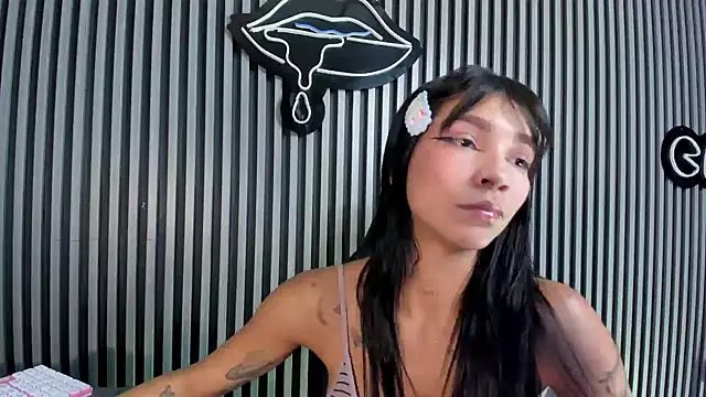 Snapshot of LauraAristizabal chatting on February 2025 04:14:01 PM LauraAristizabal online show from February 2025 04:14:01 PM