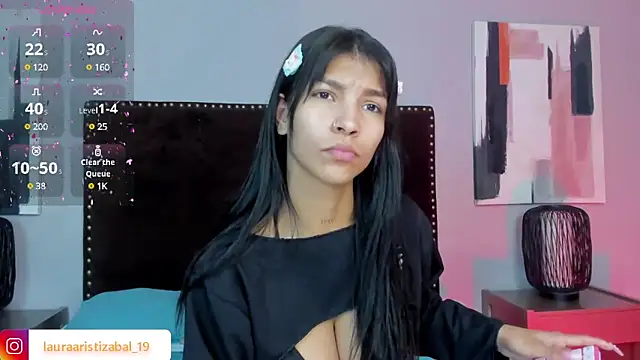 Snapshot of LauraAristizabal chatting on March 2025 01:17:01 PM LauraAristizabal online show from March 2025 01:17:01 PM